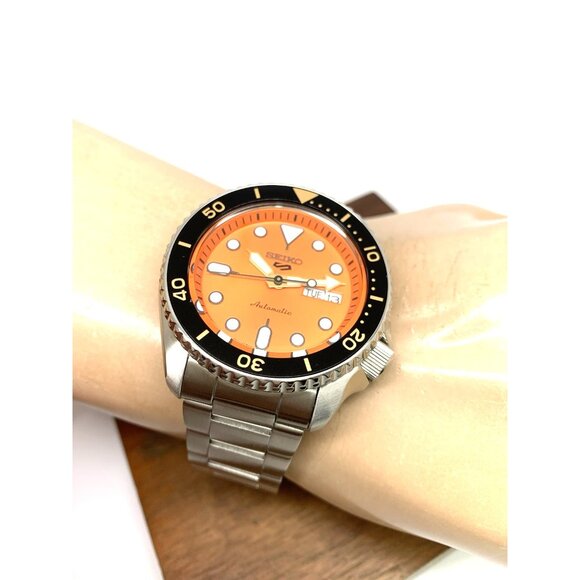 Seiko 5 Men's Watch SRPD59 Automatic Orange Dial Day Date Silver Stainless Steel - Picture 6 of 15